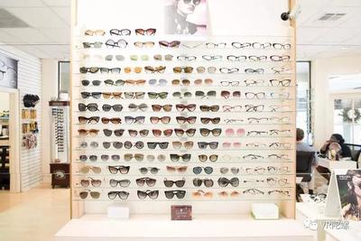 英特爾智能眼鏡 面向大眾市場的顛覆性創新